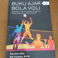 BUKU AJAR BOLA VOLI ( SEJARAH, TEKNIK DASAR, STRATEGIS, PERATURAN DAN PERWASITAN